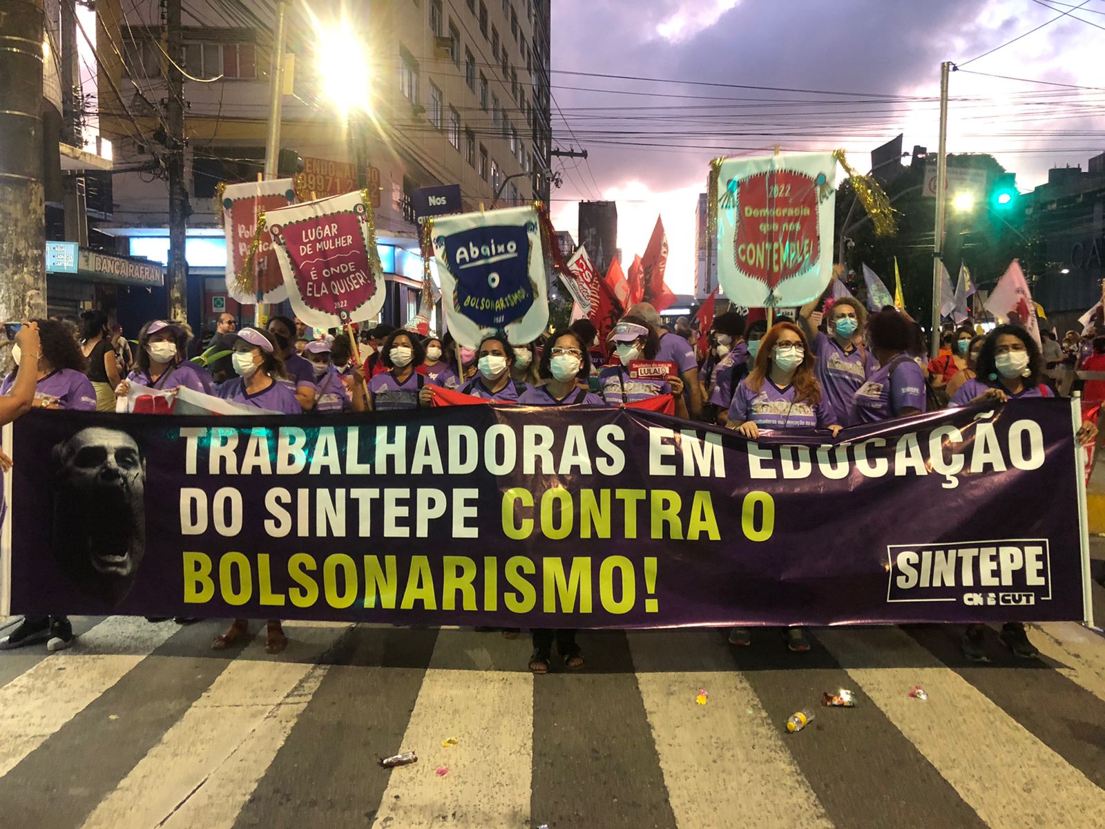 Sintepe participa do ato ‘pela vida de todas as mulheres e contra o bolsonarismo’